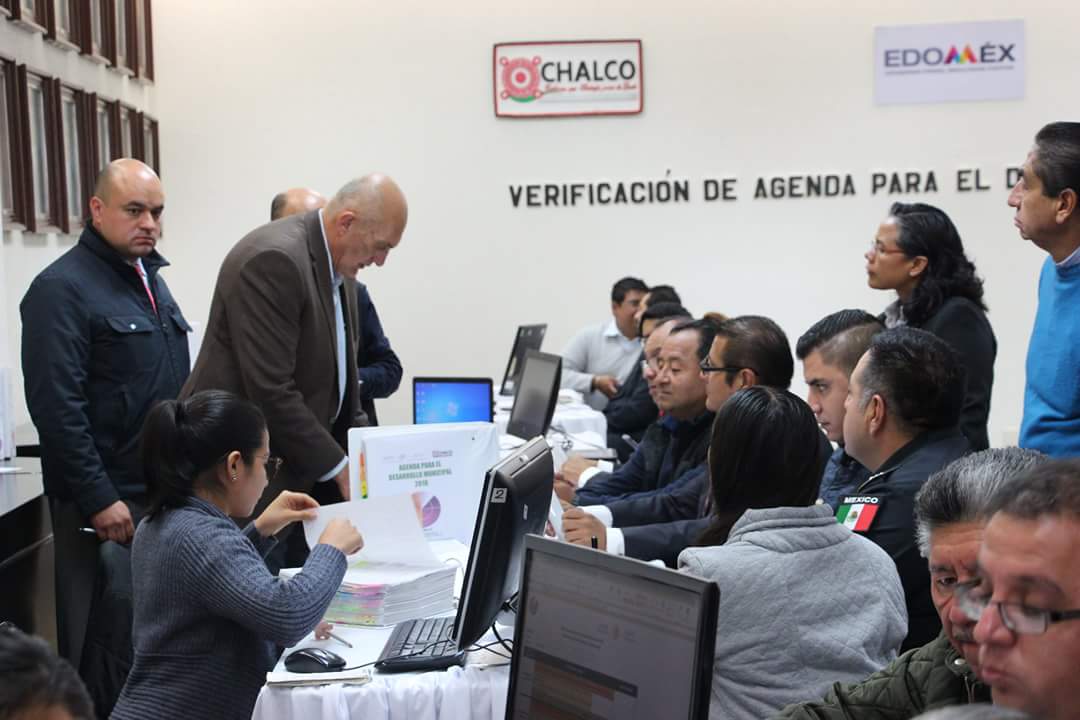 chalco1618's tweet photo. Se lleva a cabo la revisión de la Agenda para el Desarrollo Municipal, el objetivo es fortalecer las capacidades institucionales, a partir de un diagnóstico de la gestión y evaluación del desempeño en el cumplimiento de las funciones constitucionales. https://t.co/6Lc3OJ3nxB