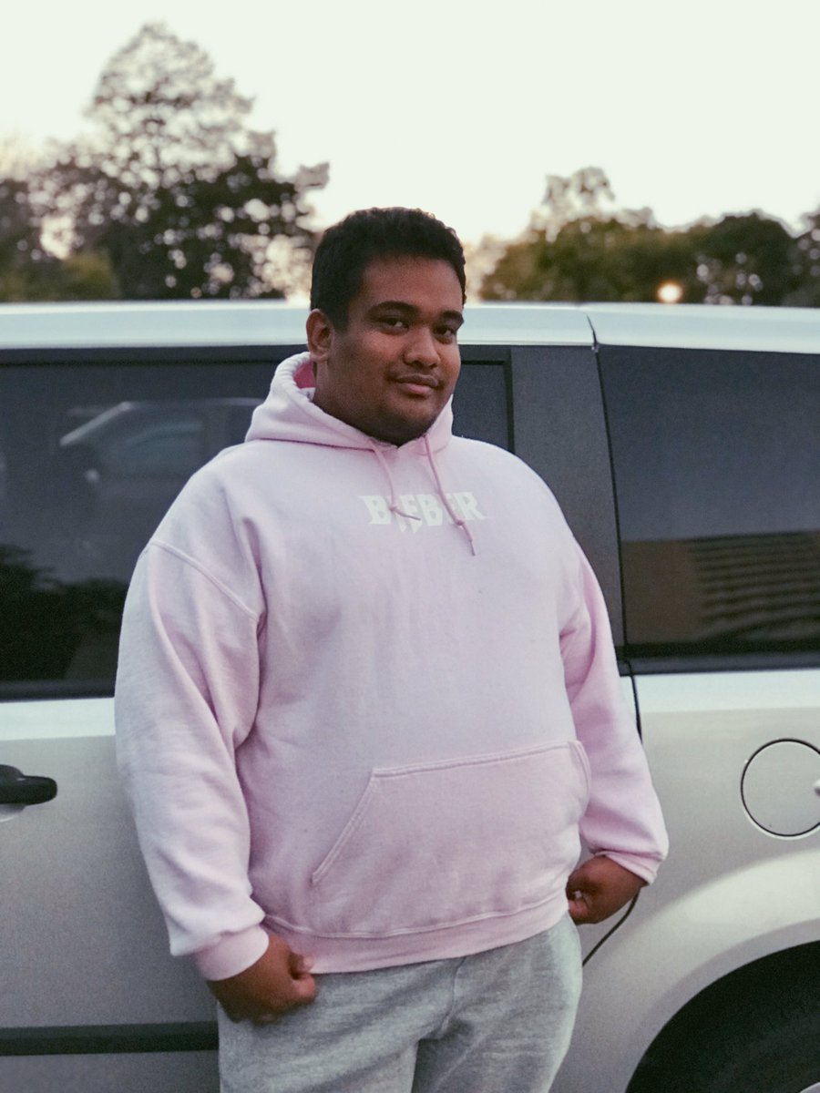 MEL0NSCAKE's tweet photo. i guess we bringing this back again #prettymuchconfident 🤷🏽‍♂️ https://t.co/TMIpPVZoZk
