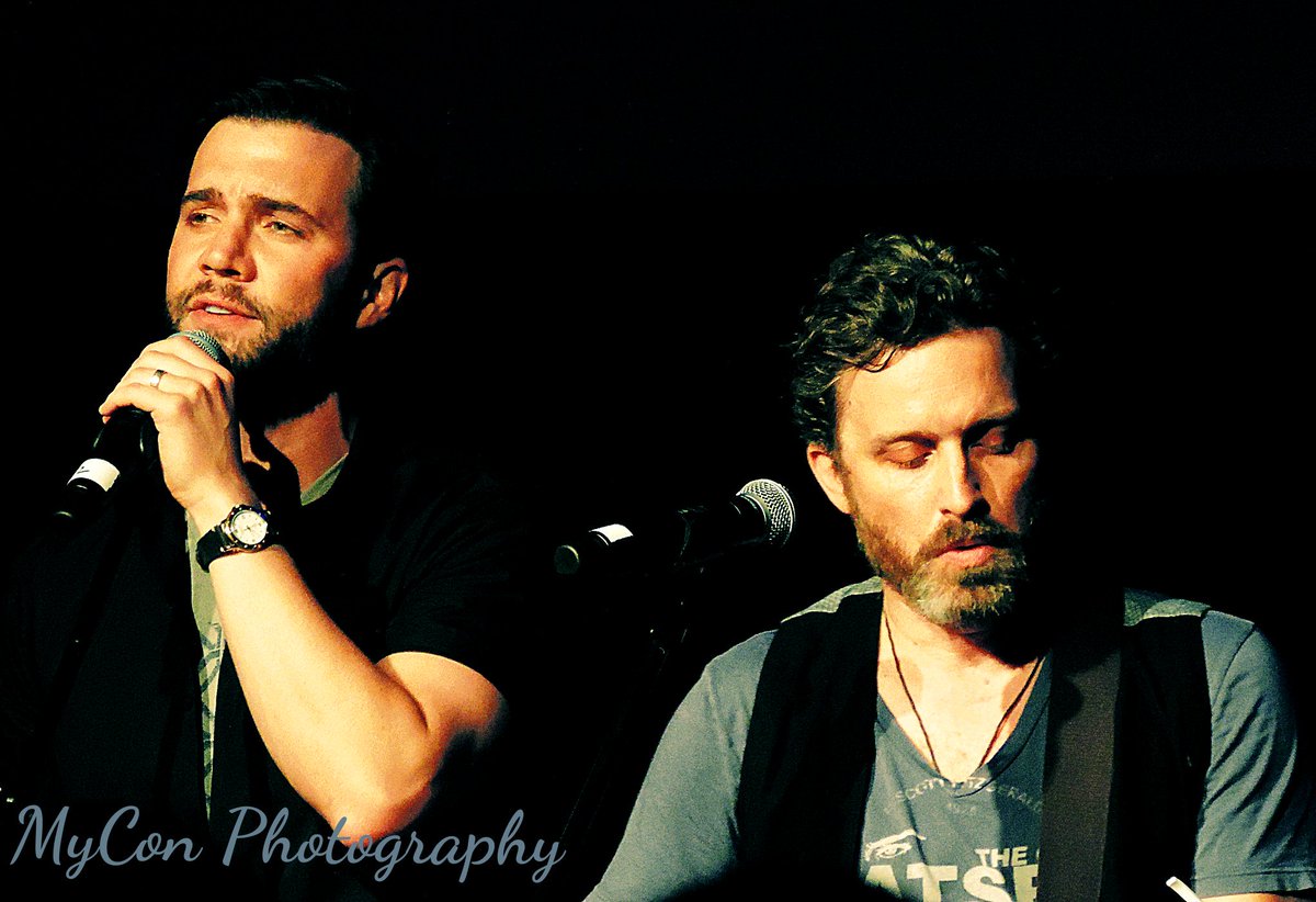 myconphoto's tweet photo. Two of my favourite musicians... 😍
Gil McKinney & Rob Benedict, May 2017, #PurCon3, Düsseldorf, Germany 🎶 https://t.co/iTmasF2Qdq