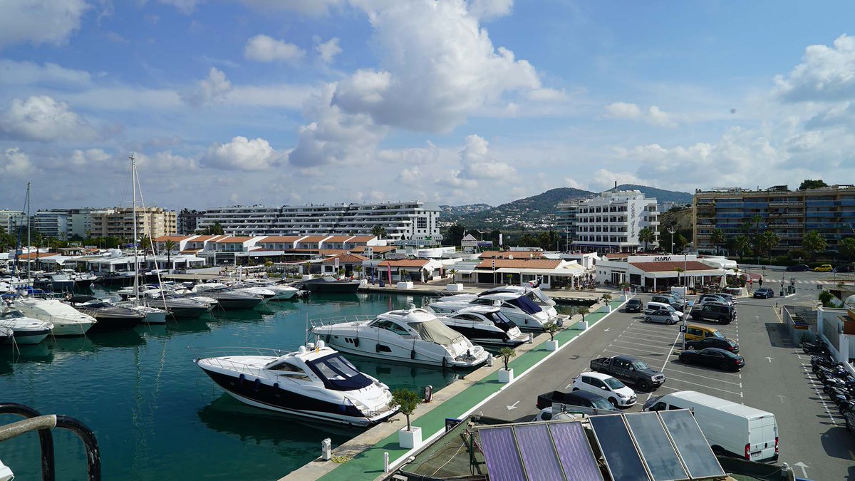 We are happy to start the best month of the year! Welcome back October!