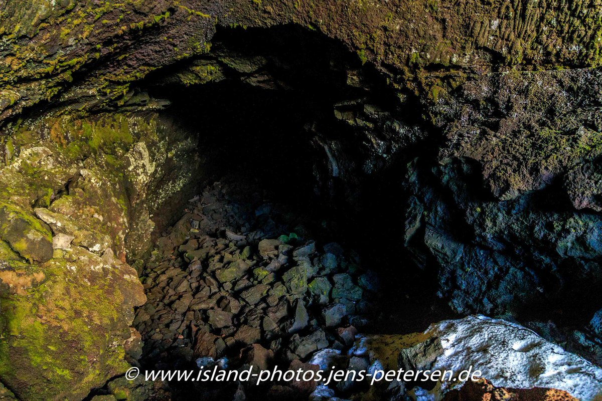 Island_Fotos's tweet photo. Lava-Höhlensystem #Surtshellir.
#Iceland #Island #Roadtrip #Iceland_ig #Travel #Reise #europe_ig #Nature #adventure #photography #photo #foto https://t.co/qan35DrjCJ