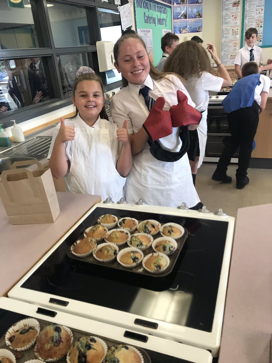 canscreatives's tweet photo. Yr8โs carrying on with their culinary trip around the world.. America! Blueberry muffins โค๏ธ #rubbinginmethod #workingonindependence #naturalsugar #proudofyou #proudteacher https://t.co/cKUrACjYFW