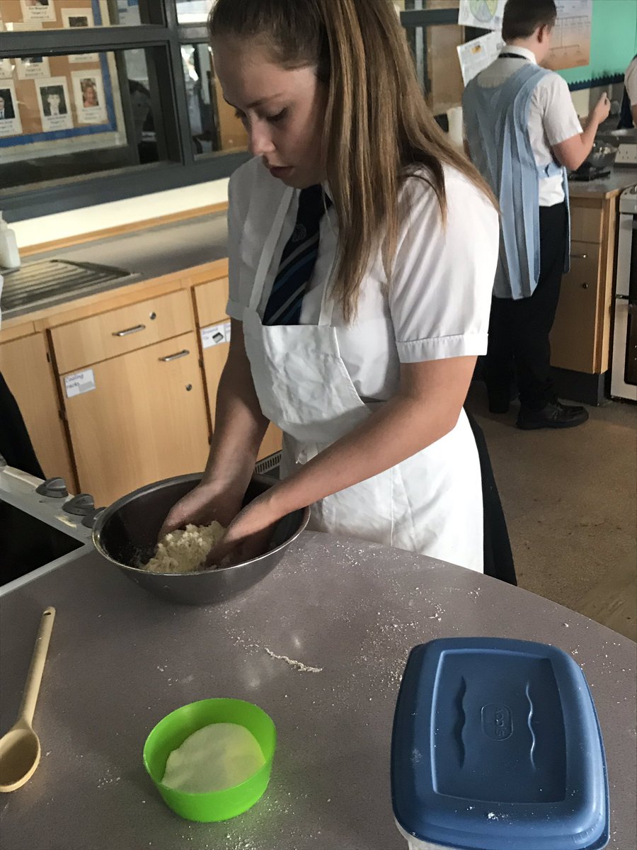 canscreatives's tweet photo. Yr8โs carrying on with their culinary trip around the world.. America! Blueberry muffins โค๏ธ #rubbinginmethod #workingonindependence #naturalsugar #proudofyou #proudteacher https://t.co/cKUrACjYFW
