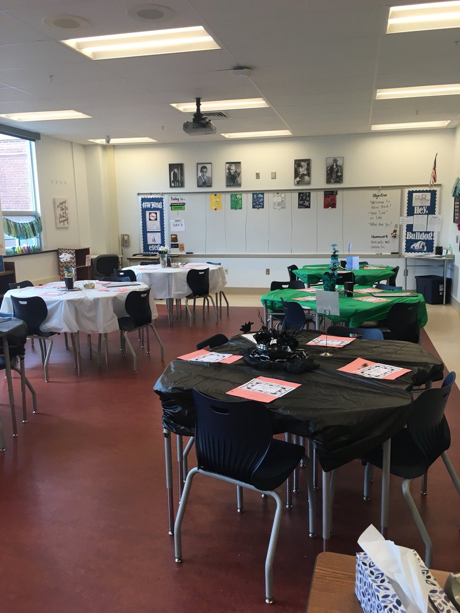 brownWYenglish's tweet photo. Ain’t no party like a CP party! Welcome to New York, 1920! #cpparty #greatgatsby #wyasd #wyasdesed https://t.co/ACF6HlUzBD