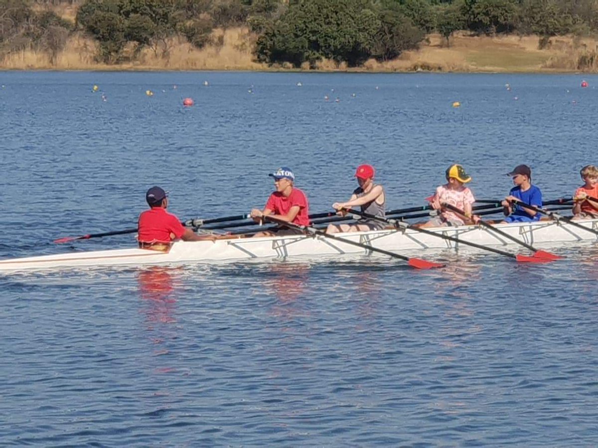 KingEdVIISchool's tweet photo. #RedRowing Wonderful to welcome newbies to @KingEdVIISchool u14 group #redblades growing #redfuturebright @tr3v0r123 https://t.co/AY3AD9bofi