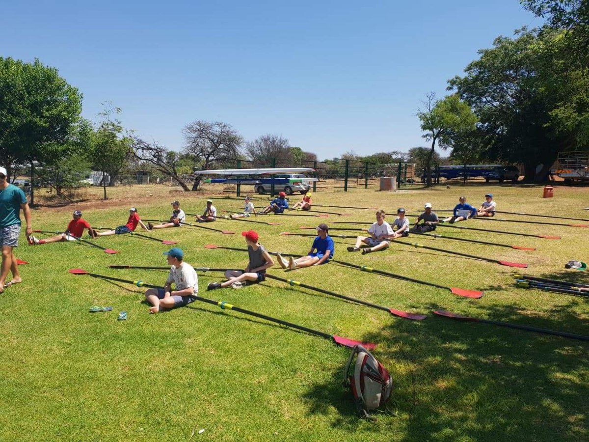 KingEdVIISchool's tweet photo. #RedRowing Wonderful to welcome newbies to @KingEdVIISchool u14 group #redblades growing #redfuturebright @tr3v0r123 https://t.co/AY3AD9bofi