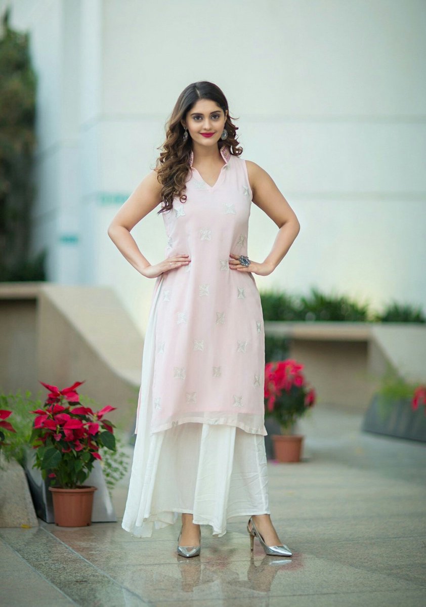 SurabhiFans's tweet photo. Few more pics of Gorgeous Beauty @Surbhiactress from her recent photoshoot 😍😘👌 https://t.co/PSF7zPNViM