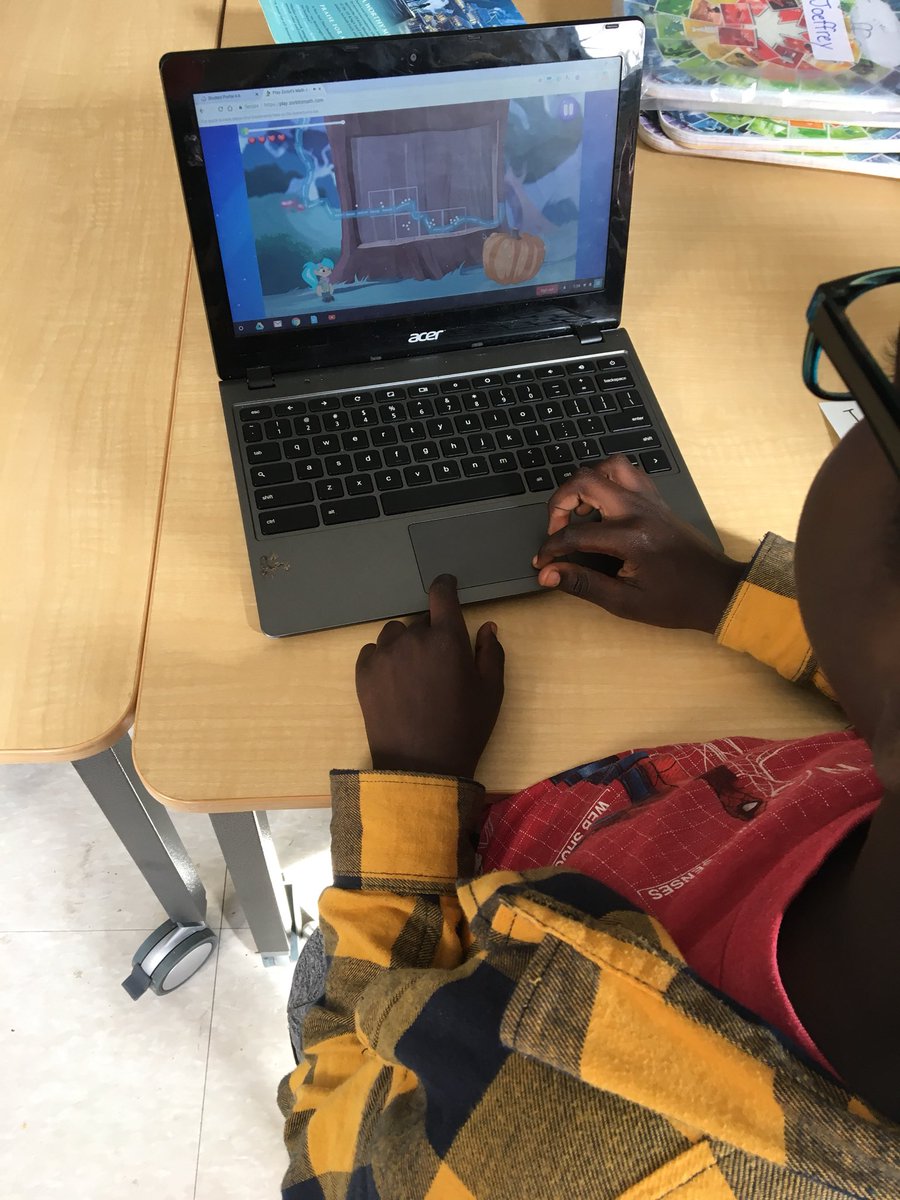 ChantalUlicny's tweet photo. Some students checked out #zorbitsmath today! Thumbs up from them! https://t.co/aczxZKEXBQ