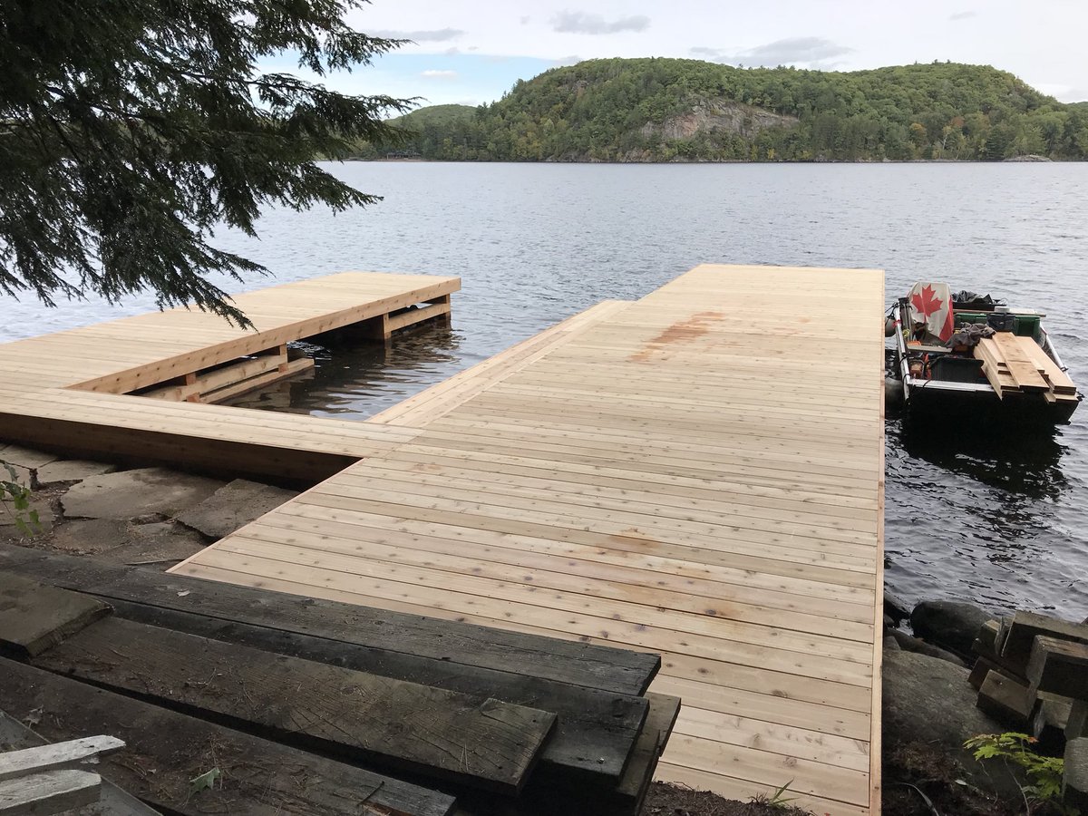 MuskokaCribDock's tweet photo. Don’t always finish a job on a Monday. But this was a fun rebuild. Now it’s back to #muskoka. #lakeofbays #dorset #muskokacribdocks https://t.co/9i0E4GEAto