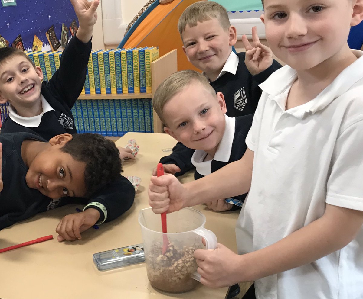 MissGavagan's tweet photo. Class 8 loved experiementing with chocolate.... and eating it! π π« #solidtoliquid #science #foodforthought #topic @WhitegateSch https://t.co/NjL8iqSCri