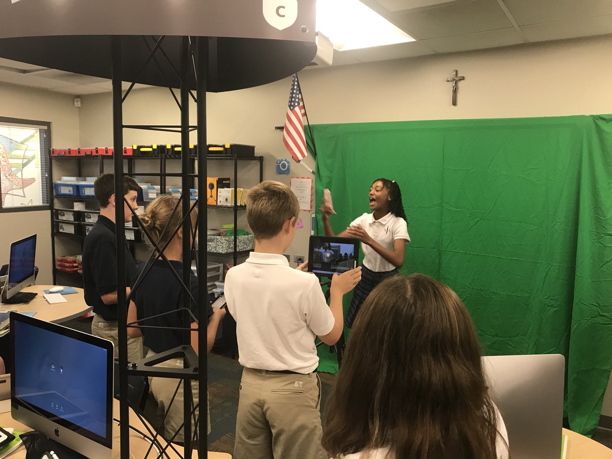 MsFrazier_SJS's tweet photo. 6th graders use the green screen to create a social media safety message for their peers and the community! #sjshawks #commonsensemedia https://t.co/XIxNnxdVM5