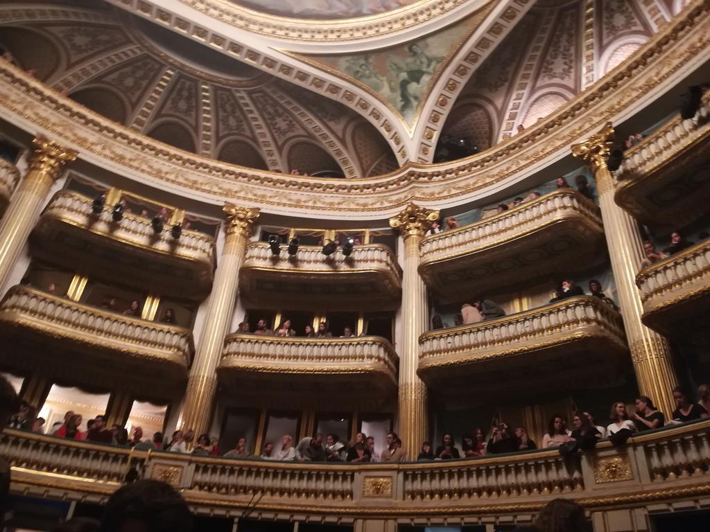 porphyroide_dp's tweet photo. Soirée étudiante à l'Opéra ! #operaenbaskets #campulsations #operadebordeaux #grandtheatre https://t.co/xkf9eW6GRp