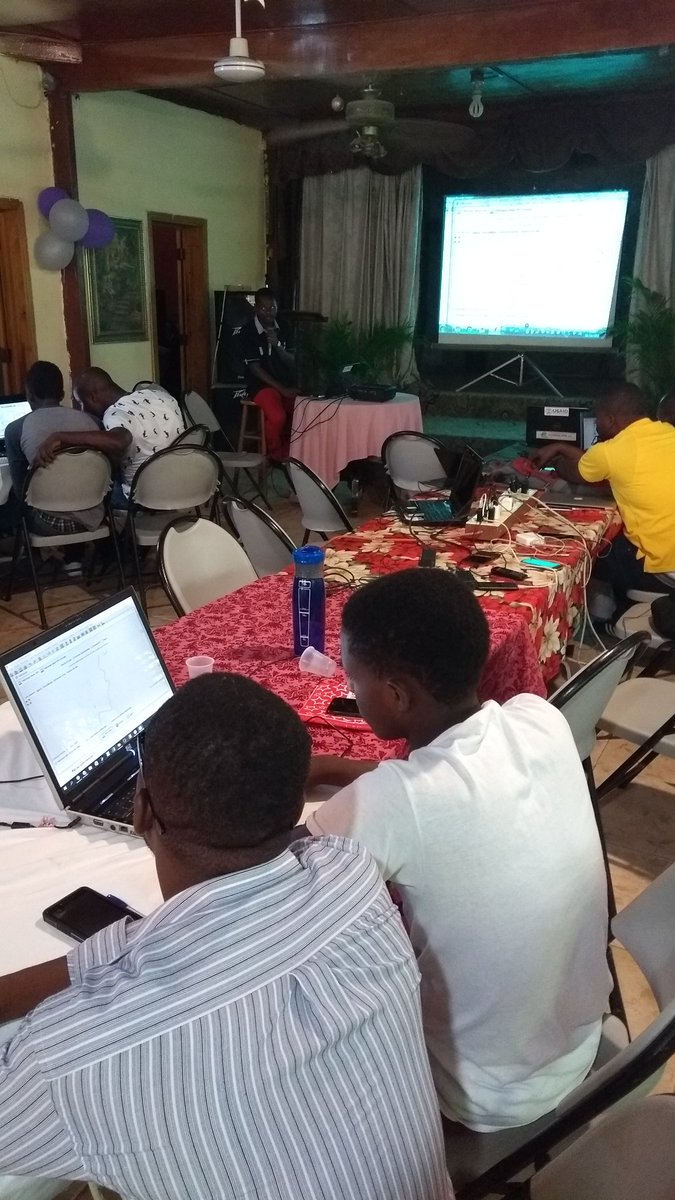 nicolas_chavent's tweet photo. #Ayiti #Haiti #ActionOsmHaiti2018 Atelier @IFHpap de #SaintMarc: après présentation #OSM et @cosmhastm, #installParty #KitOsmSIGLibre @josm @osmtracker @osmandapp @mapillary, @REITECH5 @WedjiL @NouvoLib #Smith #Peres forment a création de donnees dans #OSM #map4ht #Francophonie https://t.co/9Ch0bVbRzb