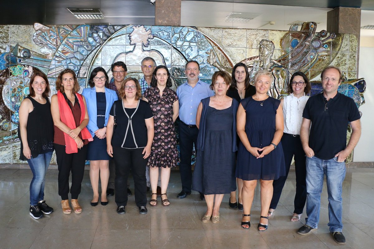 irj_pt's tweet photo. Grupo coordenador do #INSEF reúne-se no #InstitutoRicardoJorge. Reunião teve como principal objetivo fazer um ponto de situação em relação à utilização dos dados e amostras do INSEF 2013-2016 e à divulgação dos resultados obtidos. https://t.co/rQ1MHiOrDl https://t.co/kq387ca0wQ