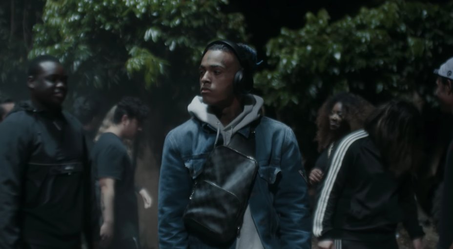LyricaLemonade's tweet photo. Watch XXXTentacion's beautiful new visual for "Moonlight" below:

https://t.co/tt9ywV5ECi

[@xxxtentacion] https://t.co/qQgPCy7TV3