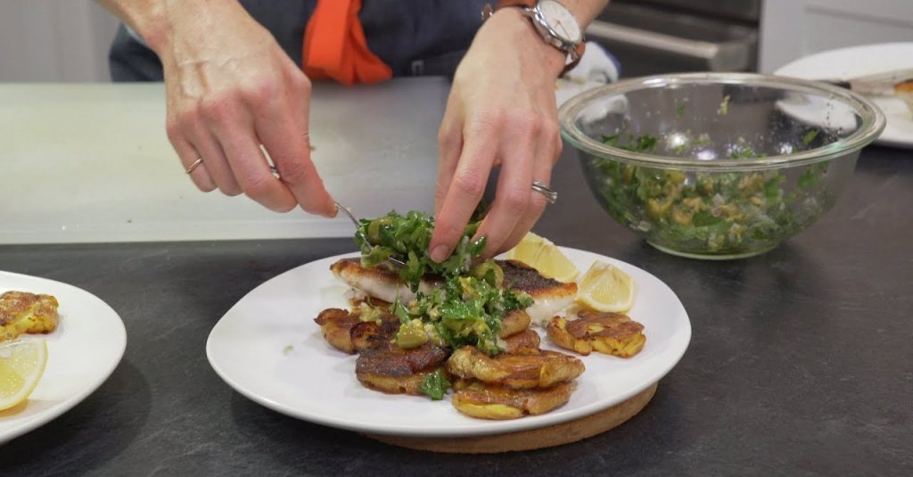 ProperMags's tweet photo. Kitchen Tools: Pan seared Fish| Real Simple Cooking School | How-To Basics https://t.co/SJFfuPnO7s https://t.co/Jtt3VUaUFx