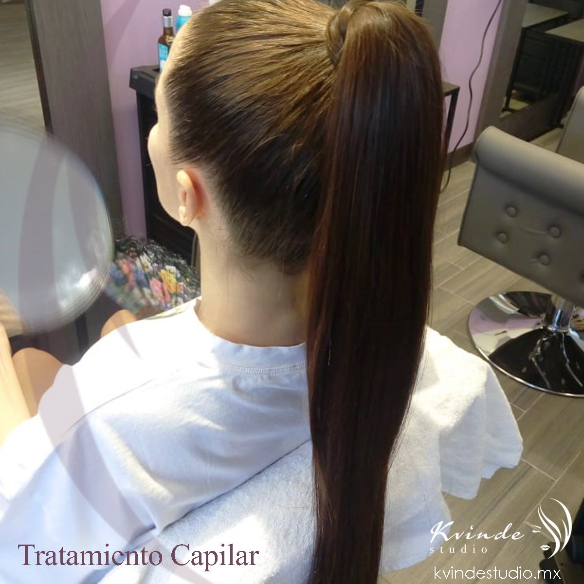KvindeStudio's tweet photo. Devuelve el brillo y sedosidad a tu cabello, con nuestros #TratamientosCapilares lucirás un cabello ¡Asombroso! 💜 Dedica #TiempoParaTuBelleza Reserva tu cita por WhatsApp aquí 👉 https://t.co/O1HEbOgPzC https://t.co/Vudmb8riz4