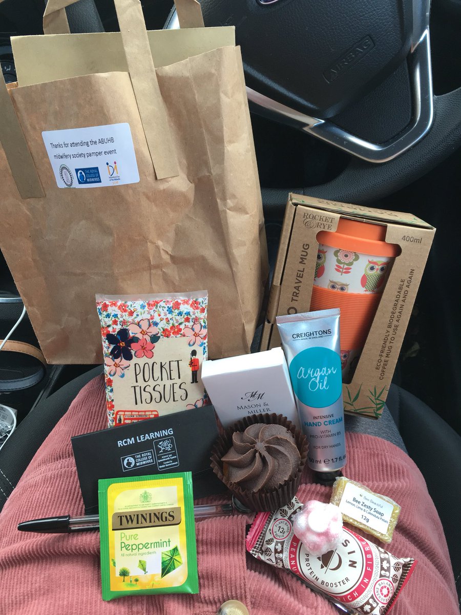 Charleymeates's tweet photo. Ek!! I’ve been so spoiled by the @ABUHBMidSoc What an amazing way to welcome the NQM’s, thank you!!!! 😄I’ve had an amazing first day training! Can’t wait to start in Neville Hall tomorrow! 🤱🏻🤰🏽🤰🏿🤱🏻 #oxytocinoctoberABUHB #NQM #midwife #midwifery https://t.co/zgpTHbkiJc