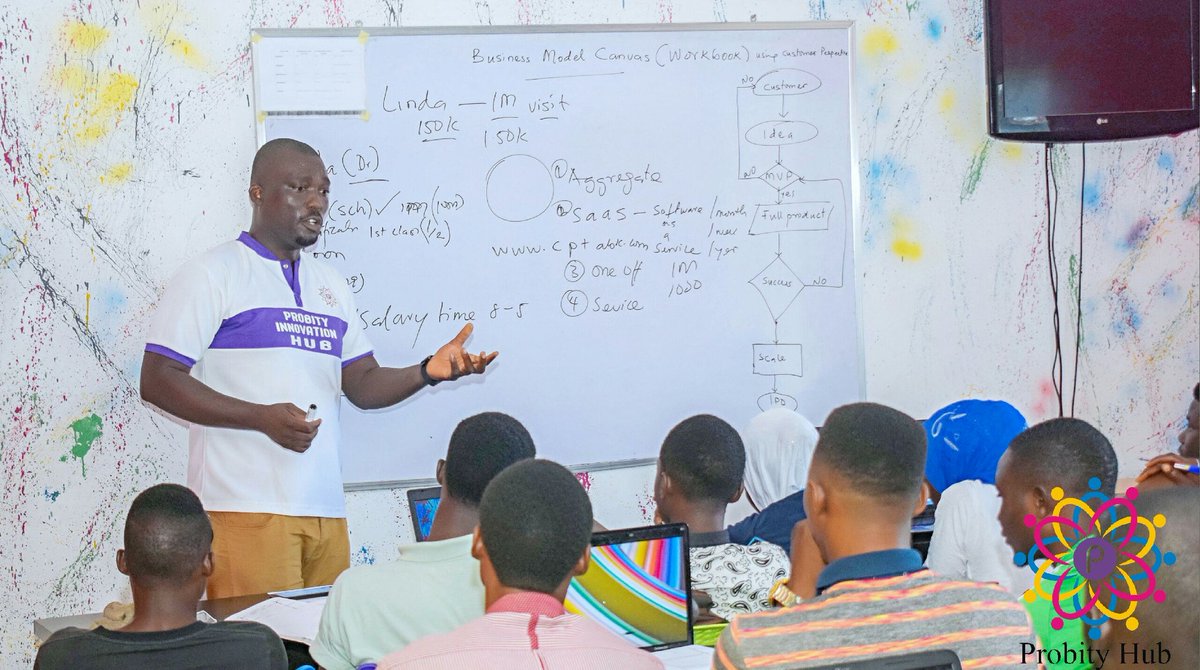 Probityhub's tweet photo. "Develop a passion for learning, if you do you'll never cease to grow".. 
Olushola Ogunniyi @sholahacom during a SIWES Training class at the hub. https://t.co/sJGNJxOv9T