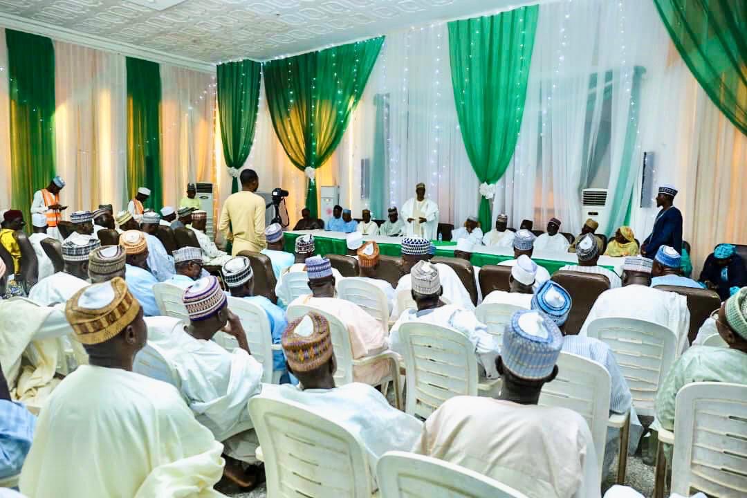 atiku's tweet photo. Today, we met with @OfficialPDPNig delegates from Kebbi and Sokoto states. Notably, everyone agrees that Nigeria is on the reverse across all sectors and now is the time to come together to get Nigeria working again. https://t.co/pBkdBjanyF