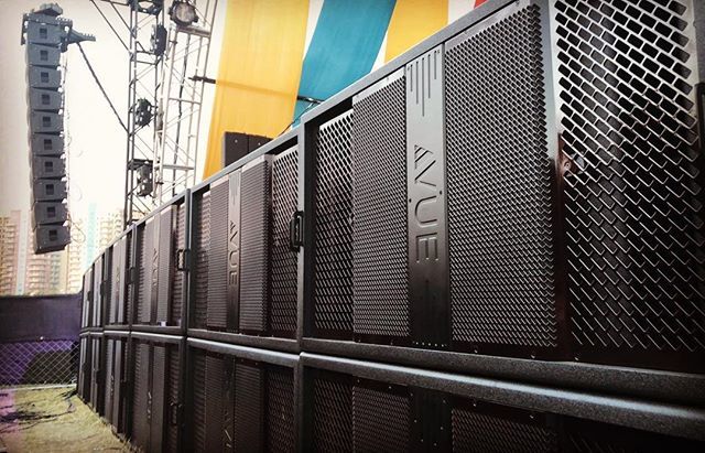 AboutKenBerger's tweet photo. Great show this weekend with @harmonyeventproductions and the VUE hs-221 dual 21 inch ACM subwoofers and al-12 line array systems.
@musictastesgood #vueaudio #vueaudiotechnik #harmonyeventproductions #acousticlinearity #linearry #subs #subwoofer #proaud… https://t.co/w9muuYmLXb https://t.co/8O5lbSWnp3