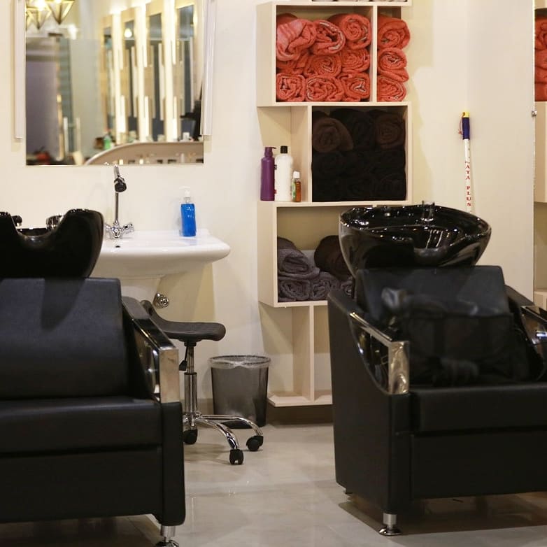 Shabs_Salon_Spa's tweet photo. Shab's Salon n Spa DHA Karachi 💇♂️💇♀️💅💄💆♂️💆♀️
#shabs #shabsdha #shabsdha6 #shabssalonnspa #salon #spa #karachi #karachisalons #shabbirjan #fareedashabbir #style #fashionpakistan #karachisalon #hairstyle #karachispa https://t.co/lTq8tIUe1w