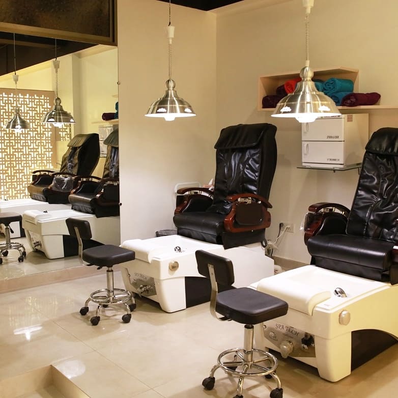 Shabs_Salon_Spa's tweet photo. Shab's Salon n Spa DHA Karachi 💇♂️💇♀️💅💄💆♂️💆♀️
#shabs #shabsdha #shabsdha6 #shabssalonnspa #salon #spa #karachi #karachisalons #shabbirjan #fareedashabbir #style #fashionpakistan #karachisalon #hairstyle #karachispa https://t.co/lTq8tIUe1w