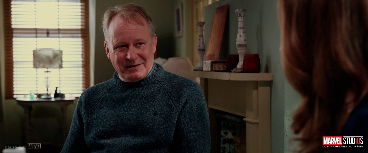 MarvelLATAM's tweet photo. Más que un doctor, Erik Selvig ha sido importante en la lucha contra los peligros de otros planetas.  #HéroesMarvel #MarvelStud10s https://t.co/rWhPS8bI6H