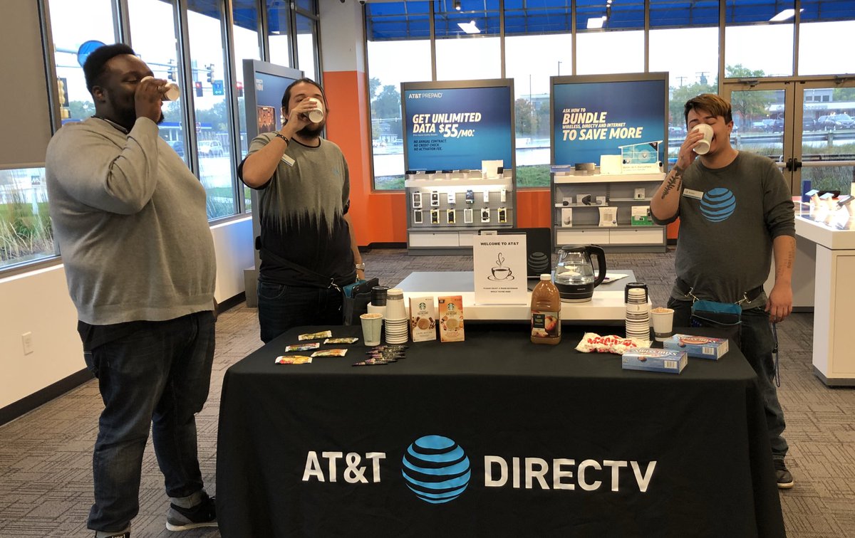 Team Hopkins keeping their customers warm on this rainy day to kick off Customer Service Week! #CSWWarmWelcome #BOLDNorthernPlains #LifeatATT @BrianWest_NP <a href="/CentralRgnVoice/">CentralRegionVoice</a> <a href="/CarmenC1110/">Carmen Campbell</a> <a href="/ryguy0909/">Ryan Thompson</a> <a href="/priedel3/">Paul Riedel</a> @AnclamAtWork <a href="/ATTFred/">Fredrik Jonsson</a>