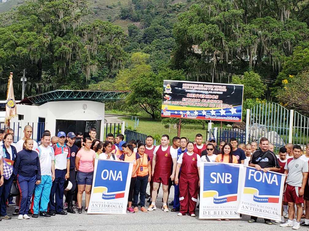 snantidrogas_ve's tweet photo. #Entérate | #ONA junto al Frente Preventivo de Mérida realizo Caminata 5K Cuadrantes de Paz @ppgrillo66 @redonamerida https://t.co/rGchugw9PF