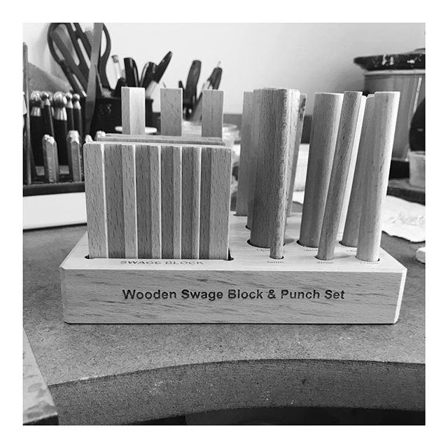 KRyanJewellery's tweet photo. Is it sad how excited I get when new tools arrive??!!Thanks #proops 💜 #toolsofthetrade
#behindthescenes #handmadejewellery #designermaker .
.
.
.
#madeinlancashire
#ukhandmade
#happierhandmade #etsyuk #etsylancashire
#calledtobecreative
#creativeco… https://t.co/NJZ1LRVuT0 https://t.co/4iCRSsXtO9