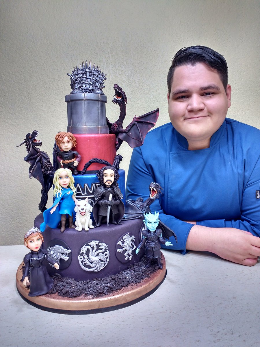 WonderCakesCa's tweet photo. Pastel temático Game of Thrones
Decorado con Figuras que elabore a mano son uso de moldes en masa comestible.
Si te gustó comparte la foto, no olviden seguirme acá en Twitter, Facebook y Instagram 😍 https://t.co/vyZWm5qZdP