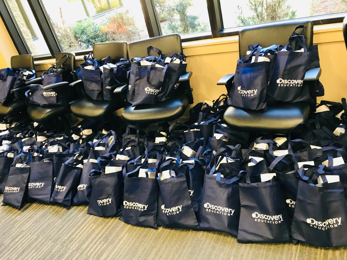 rwarren42's tweet image. Last minute preparations for tomorrow&apos;s @FortMillSD #STEAM Symposium! @DiscoveryEd #FM21STEAM form.jotform.com/discoveryed/Fo…