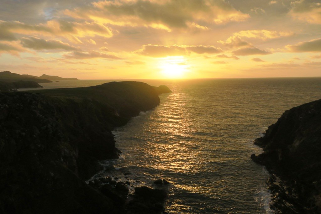 Ynys Barry (@ynysbarry) on Twitter photo <a href="/ItsYourWales/">It's Your Wales</a> <a href="/WalesCoastUK/">Wales Coast Path UK</a> <a href="/VisitPembs/">Visit Pembrokeshire 🏴</a> <a href="/visitwales/">Visit Wales 🏴</a> On the #Pembrokeshire coastal path this evening near #Porthgain #sunset <a href="/ItsYourWales/">It's Your Wales</a> <a href="/WalesCoastUK/">Wales Coast Path UK</a> <a href="/VisitPembs/">Visit Pembrokeshire 🏴</a> <a href="/visitwales/">Visit Wales 🏴</a> On the #Pembrokeshire coastal path this evening near #Porthgain #sunset