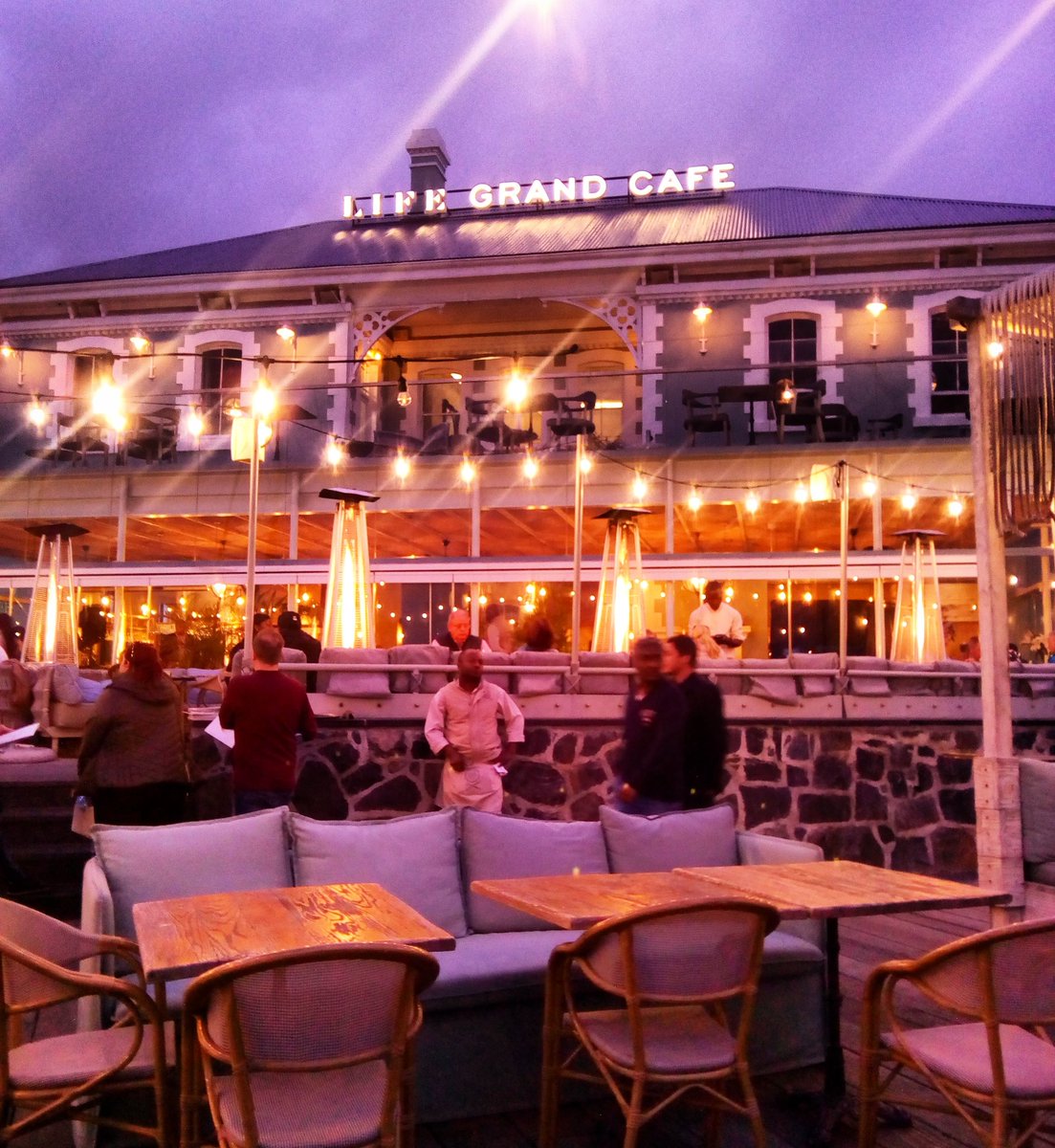 jamescapetown's tweet photo. ...and then, quite by chance, I found @LifeGrandCafe new fabSMURFulous space on #InternationalCoffeeDay @vandawaterfront and I must say...BLOWN...AWAY!! ☕😎💝🇿🇦✈🌍🌴 #UNsponsored #jamescapetown #SupportYourLocalResto #food #travel #CapeTown #southafrica #MondayMotivation https://t.co/7KvVSw2FQr