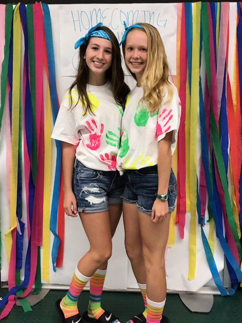 SalinaSStuCo's tweet photo. We have spirit yes we do! We have spirit how about you? Check out these awesome Match-Up Monday outfits! https://t.co/oSQMY5M7tU