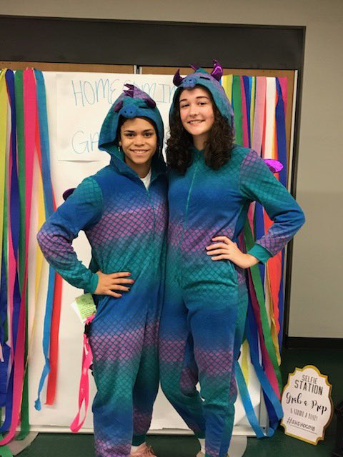 SalinaSStuCo's tweet photo. We have spirit yes we do! We have spirit how about you? Check out these awesome Match-Up Monday outfits! https://t.co/oSQMY5M7tU