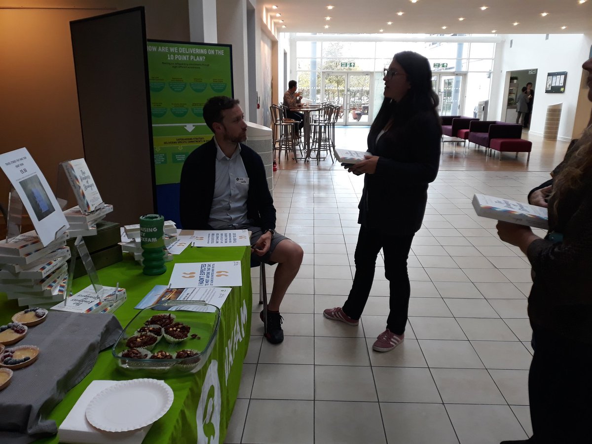 Natacha_Terrot's tweet photo. BIG thank you to the very charming @Re_Ferg @KNDSTRNGRS for an inspirational lunchtime talk @oxfamgb about his experience of the #KindnessofStrangers in aid of Oxfam's work with refugees. Over £400 raised today alone. #storiesthatmakeyourheartgrow #oxfamily #undervieweffect https://t.co/nXZwzV4PAu