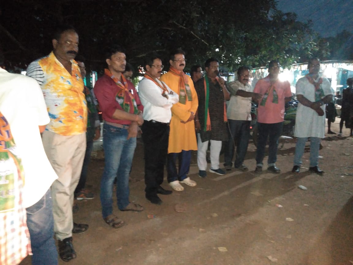 SudiptaRayBJP's tweet photo. To implement #AyushmanBharatYojana #pmjaylaunch in #Odisha started a signature campaign to aware people of Odisha about the benefit of #PMJAY that was denied by @CMO_Odisha only because of vested political interests of @bjd_odisha &amp; #BSKY https://t.co/F0CxU3Ft2h