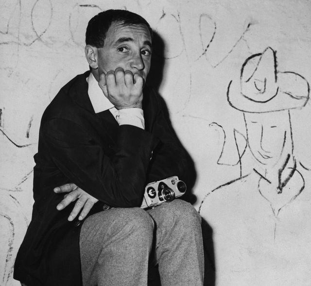 franceinter's tweet photo. 🎙 #CharlesAznavour : "Si on se casse la gueule, on remonte de plus belle. Si on en a la force, sion en a le courage et surtout si on n'a pas peur de ne pas être reconnu"

https://t.co/fUaVAqAv7a 
#AznavourParAznavour https://t.co/ITdvX9L5F4