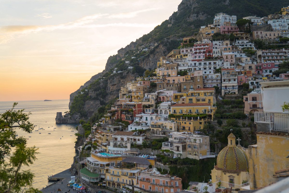 Amazing pic by <a href="/kenahng/">Kenahn Ghazal</a> #travelingpuppets #italy #whynot