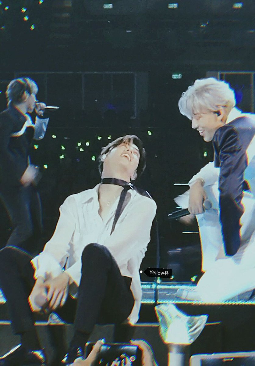 Yellow_Yuuu's tweet photo. ขอโทษ พอดีซักผ้าไม่สะอาด ((ต้องขยี้)) #markbam https://t.co/TTK4bhKNMW