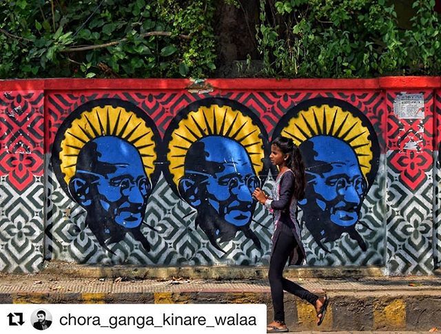 GreatWallsofInd's tweet photo. Shared by @chora_ganga_kinare_walaa ・・・
|| MAHATMA ||
.
.
.
.
.
.
#wallpainting #streetart #wallart #urbanart #graffiti #graffitiart #art #wallpainting #patna_diaries #graffitiporn #buildingmural #mural #discover_india #Streetartofficial #greatwallso… https://t.co/Fii3kb7Jwa https://t.co/wtF3nDxl9i