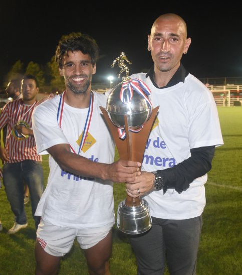 SomosVsSports's tweet photo. #Intermedia2018 #SanLorenzo 
Ariosa tras el ascenso con San Lorenzo: “Me siento un paraguayo más” 
[AUDIO] https://t.co/ECch20LyWo https://t.co/amR0ke7YTg