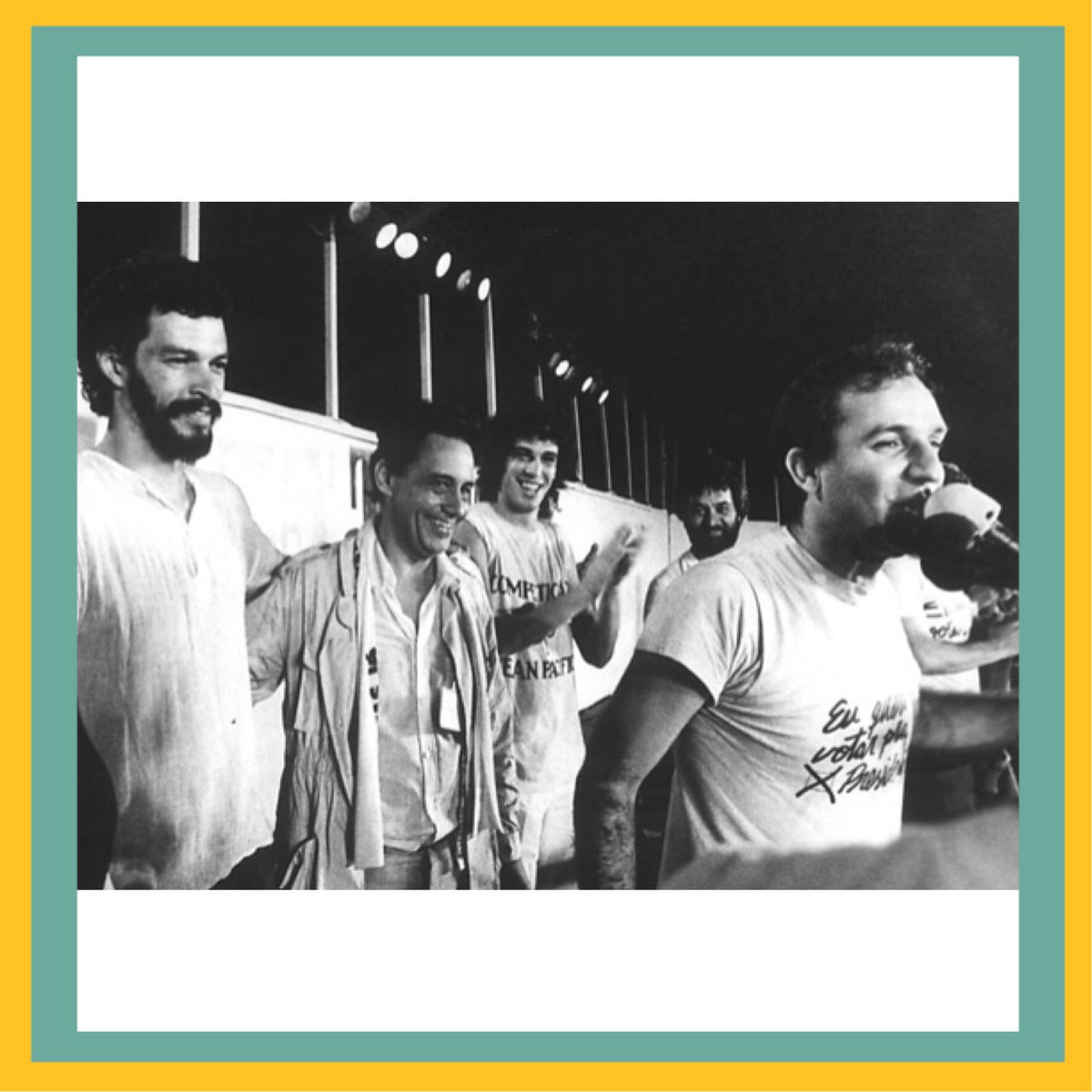 socratesbook's tweet photo. 🇧🇷Doutor Sócrates, independentemente de qq afiliação política, sempre lutou pela democracia, liberdade de expressão e fim da ditadura. Nos próximos dias q antecedem as eleições, vamos lembrar desse importante legado q o Dr. deixou pro Brasil e pra nós brasileiros.Foto: @folha https://t.co/kwBU9cNdBD