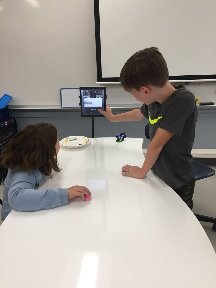 Turning our small moment stories into stop motion films with <a href="/KatieSchiyer2/">Katie Schiyer</a> through iMotion #everettsoars #Findingjoy67 #TechIntegration