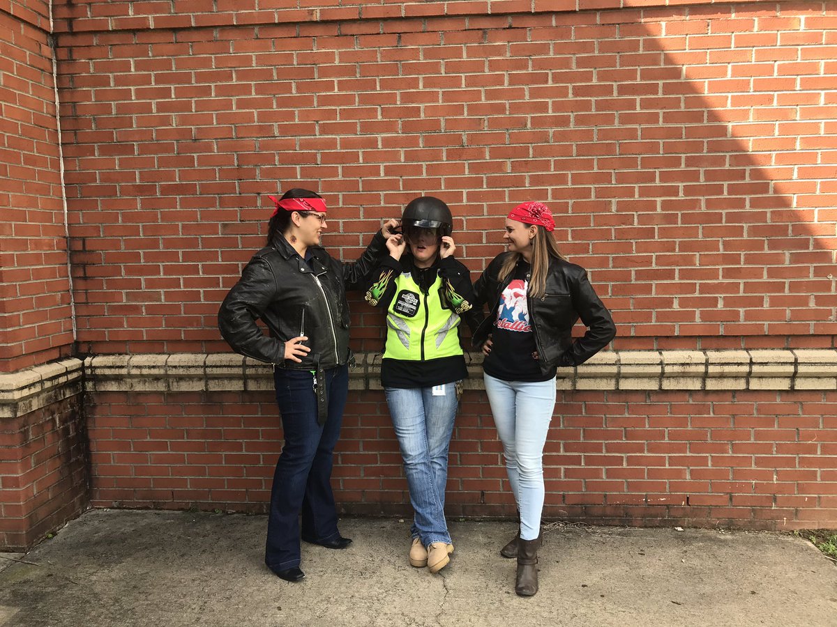ehhsreads's tweet photo. Eagles! It’s spirit week! Pretty sure the MCMC won this round-show us what you’ve got for Camo vs America day tomorrow! #challengegiven #Goeagles2k19 https://t.co/WpK0PCFgra