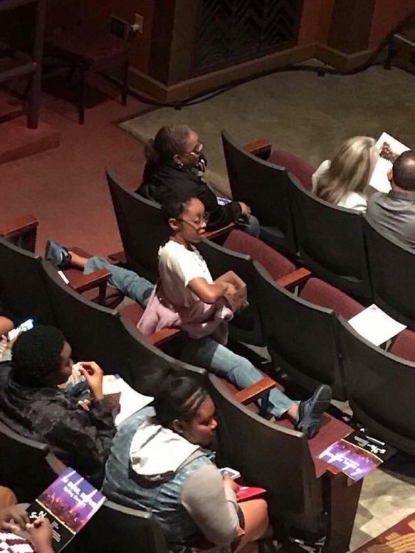 boujeesIut's tweet photo. me: “where are you guys?”

friends: “we’re almost there, save us a seat” 

me: https://t.co/r1jxwr6sti