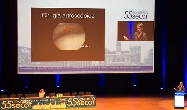 semcpt1's tweet photo. Enhorabuena a la Dra. Catalán y al Dr. Navarrete @drenrinavarrete por la interesante mesa #SEMCPT #SECOT2018 sobre "Controversias en el tratamiento de las Fracturas de Tobillo" 
@secot18 @soycot @AO_spain @EFORTnet @EFASnews @aeartroscopia @semcpt1 https://t.co/9iiUnUGX4w