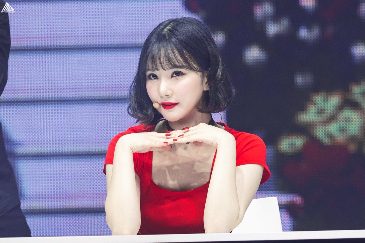 girlgroupspics's tweet photo. gfriend ; eunha https://t.co/8fy1Jcz4JX
